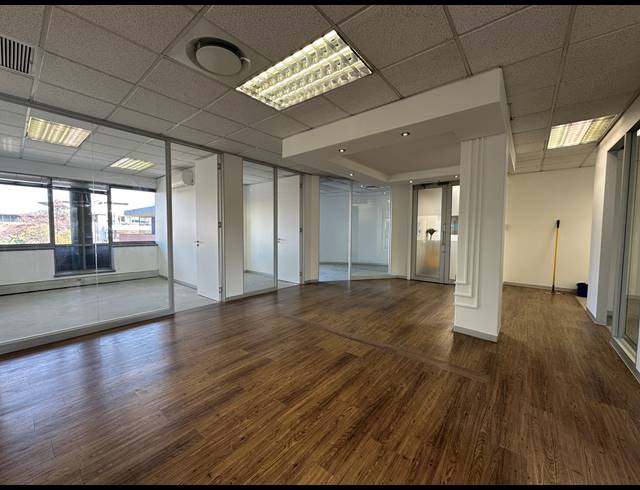 313M² OFFICE TO LET IN WOODMEAD